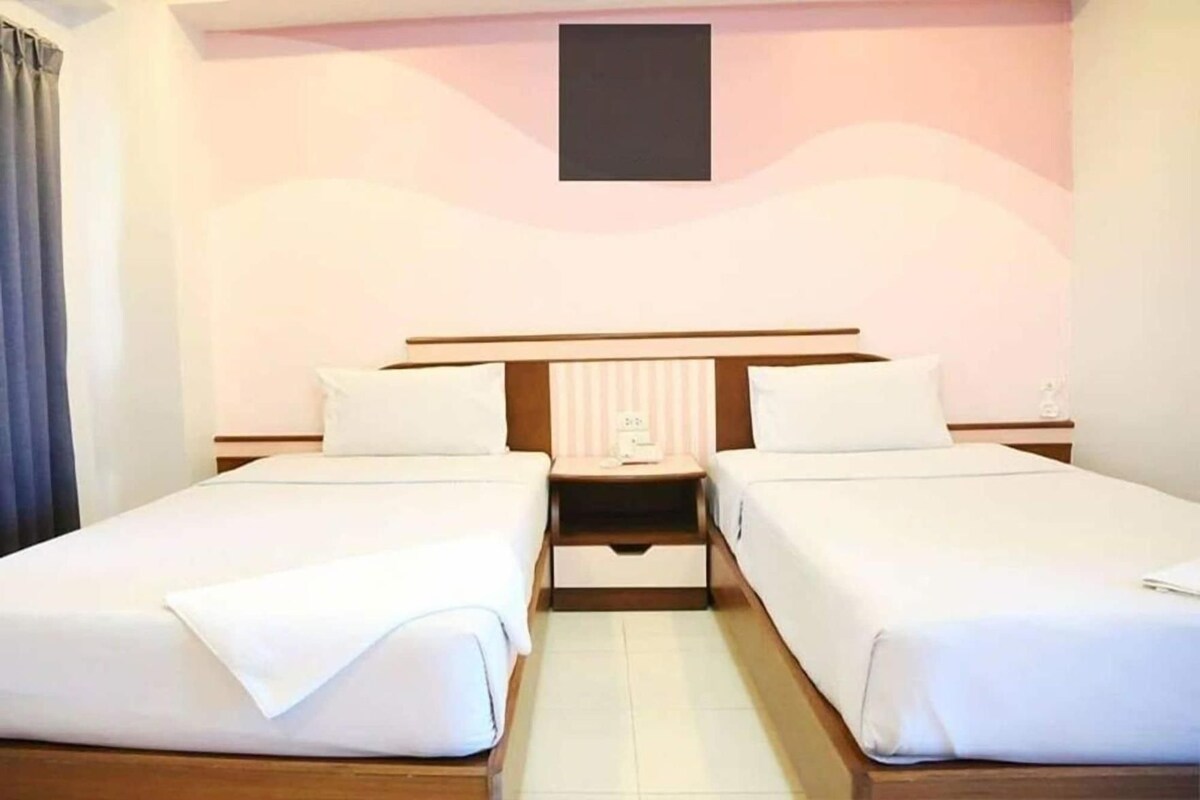 Desk, WiFi (free), bed sheets