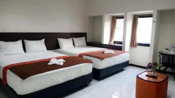Kamar Keluarga, kamar mandi pribadi | Meja kerja