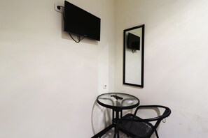 Double Standard Fan (Shared Bathroom) | Televisione