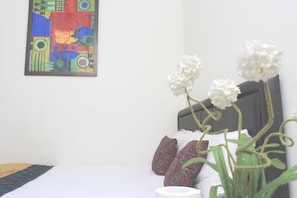 Desk, bed sheets