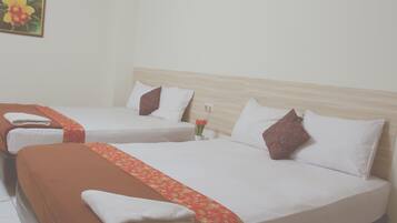 Familierom | Skrivebord og sengetøy