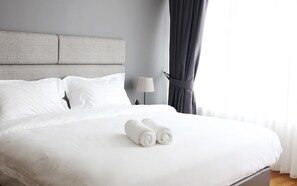 1 habitación, ropa de cama de alta calidad y escritorio 