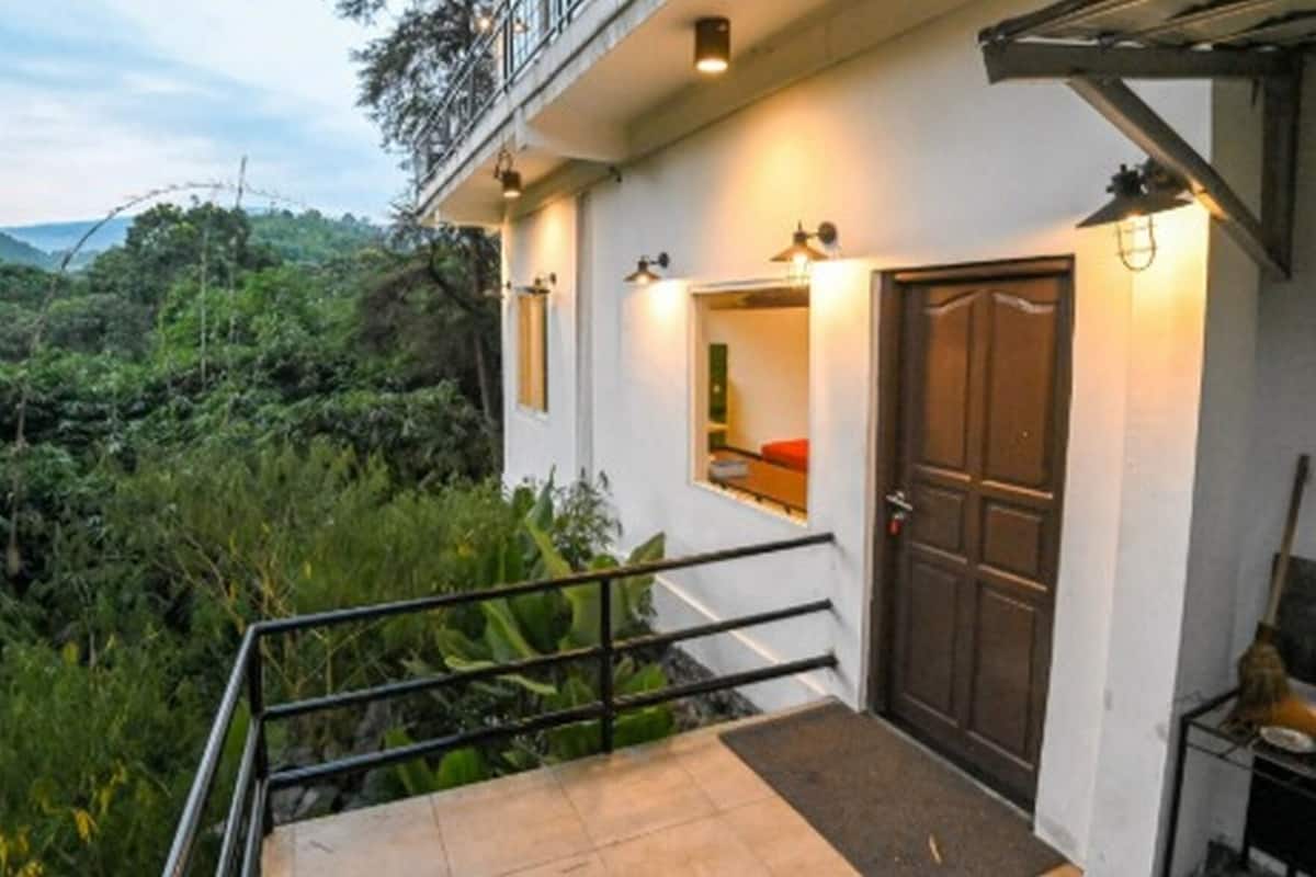 Villa (Tebing Bawah) | 1 chambre, bureau, draps fournis