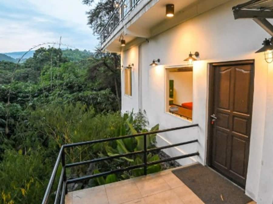 Vila (Tebing Bawah) | 1 quarto, escrivaninha, roupa de cama