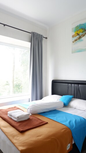 Vila (Tebing Atas) | 1 quarto, escrivaninha, roupa de cama