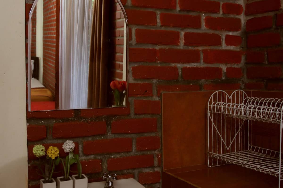 Chambre Familiale, plusieurs lits ( For 6) | Lavabo de la salle de bain
