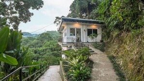 Villa Tebing Atas | 1 室のベッドルーム、ベッドシーツ