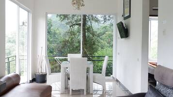 Tebing Atas | 1 bedroom, desk, bed sheets