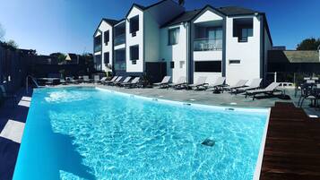 Seasonal outdoor pool, sun loungers