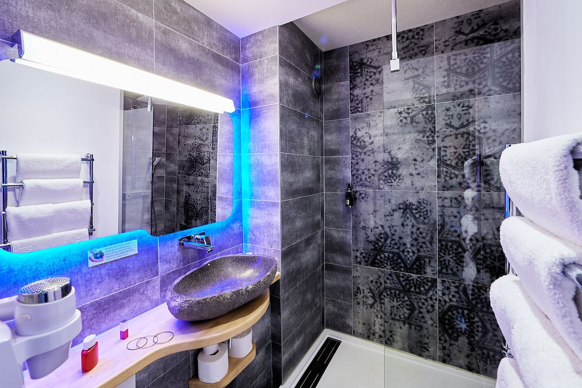 1 bedroom, desk, soundproofing, iron/ironing board