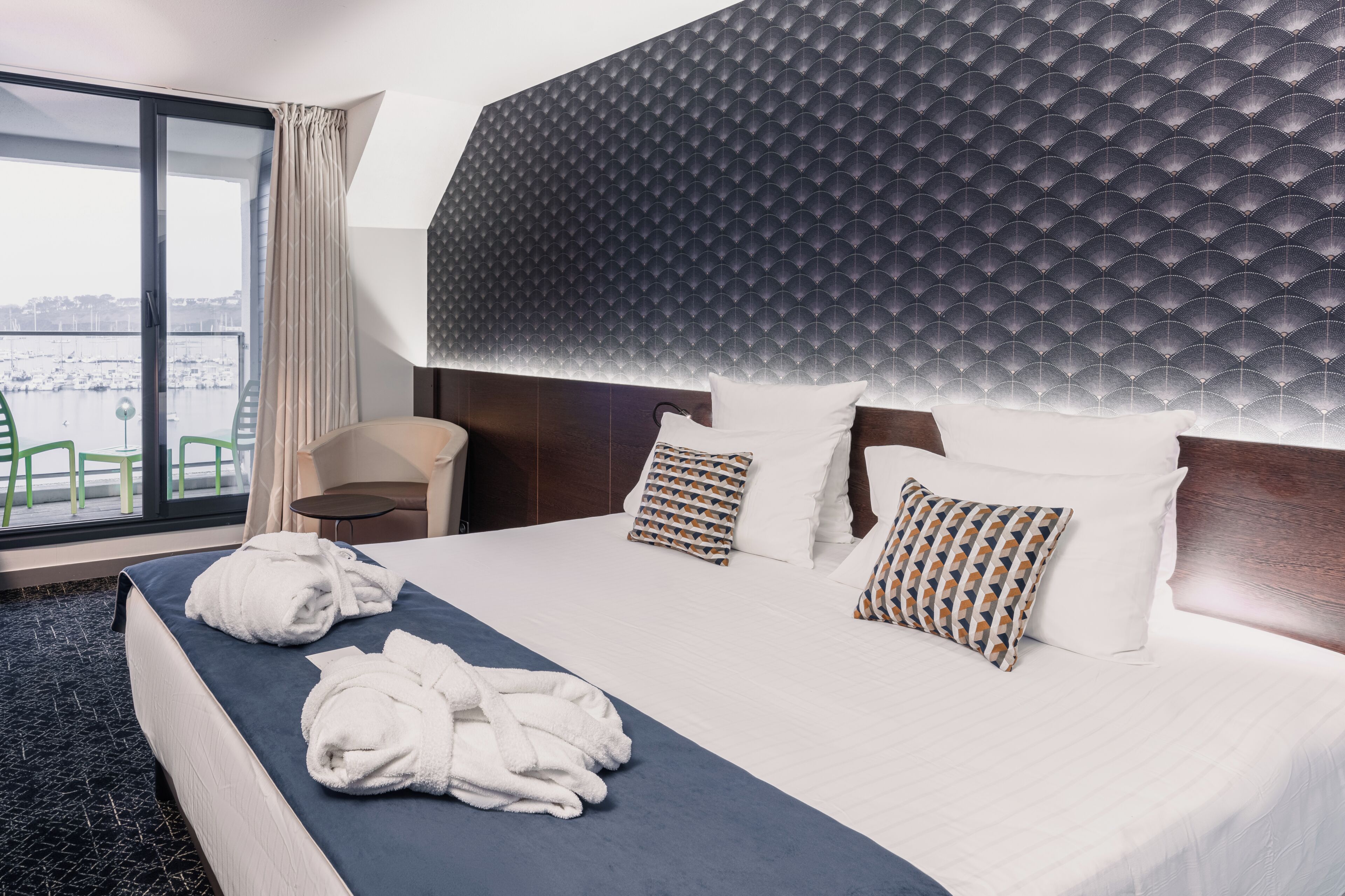 Junior Double Room, Balcony, Sea View | Desk, soundproofing, iron/ironing board, free cribs/infant beds