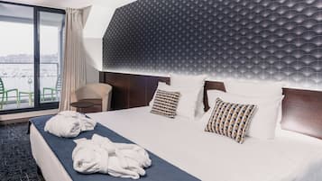 Junior Double Room, Balcony, Sea View | Desk, soundproofing, iron/ironing board, free cribs/infant beds