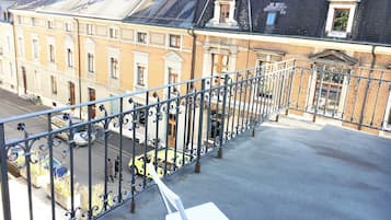 Deluxe Apartment, 2 Bedrooms, Terrace, Executive Level | Balcony