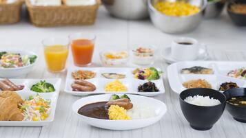 Free daily buffet breakfast