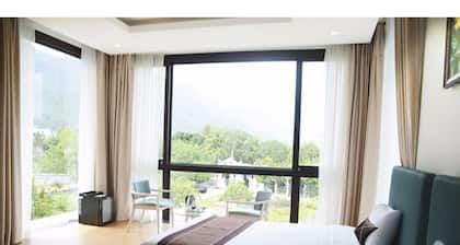 Diamond Bay Golf & Villas