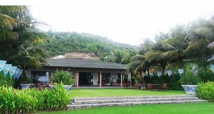 Diamond Bay Golf & Villas