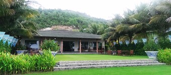 Diamond Bay Golf & Villas