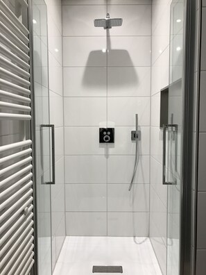 Comfort Double Room | Bathroom shower - Rivers Hotel & Restaurant (Sluis)