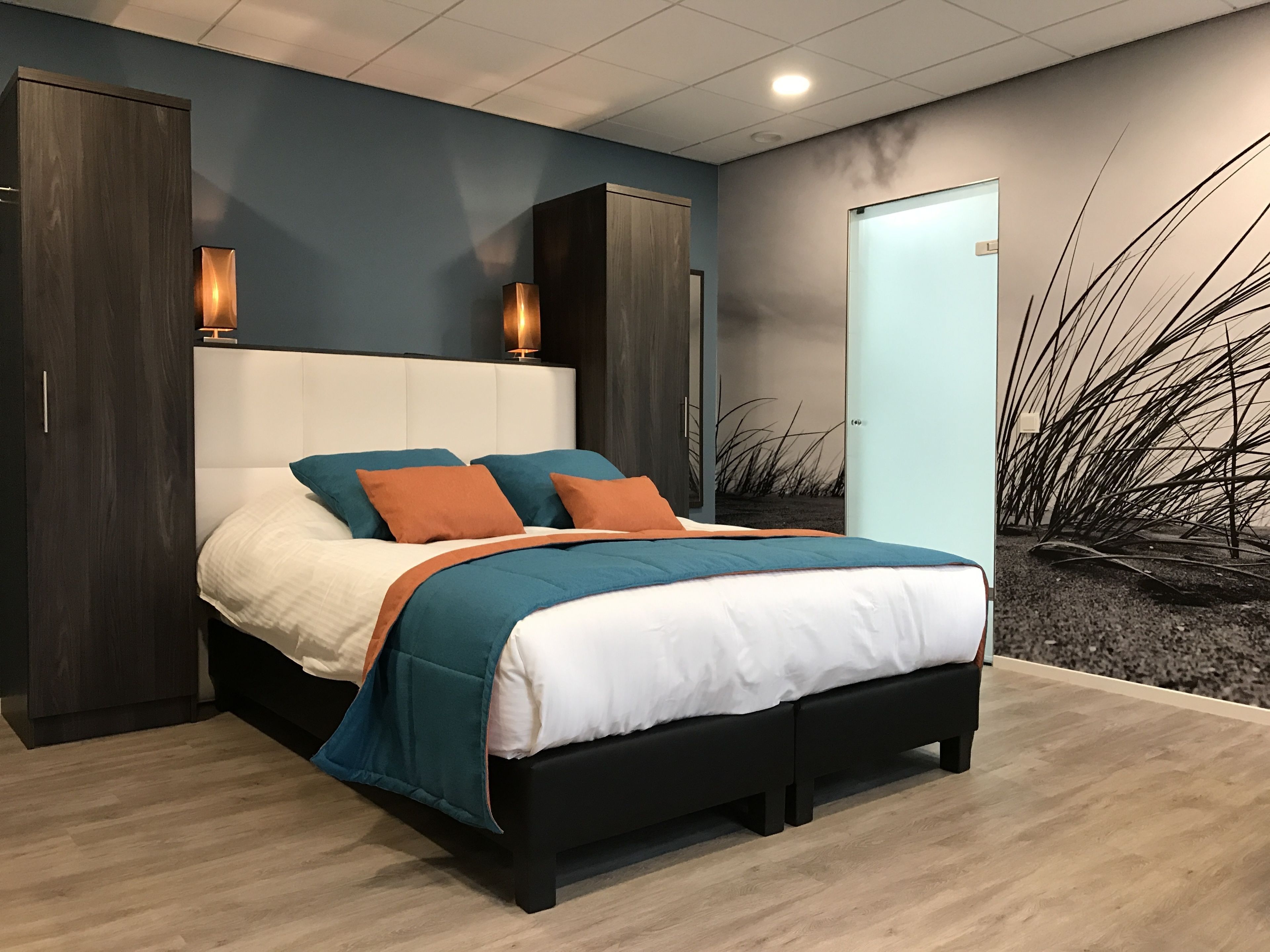In-room safe, desk, soundproofing, iron/ironing board
