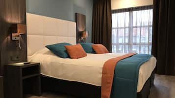 Comfort Double Room | In-room safe, desk, soundproofing, iron/ironing board