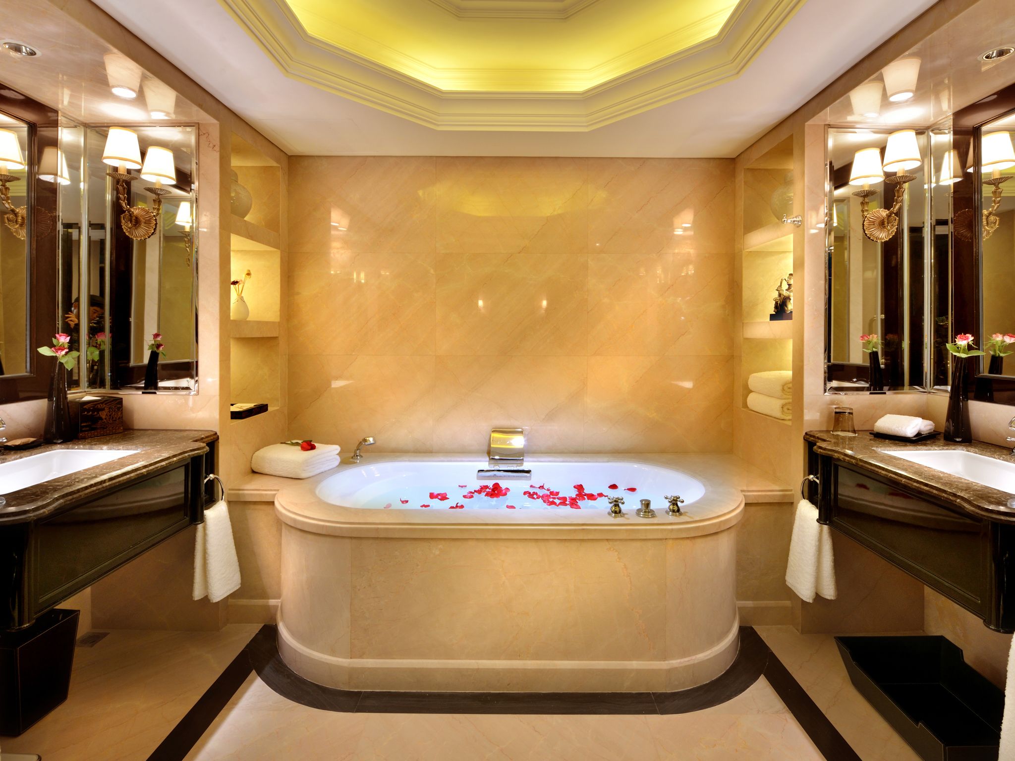 deep-soaking bathtub