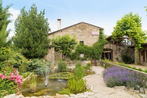 Front of property - Logis Hôtel Restaurant La Vieille Ferme (Sance)