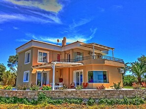 تفاصيل الفندق من الخارج