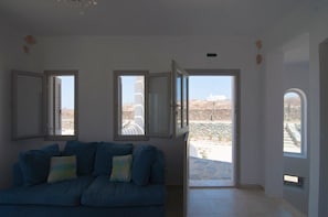 Villa, 2 Bedrooms (6 persons) | Living area