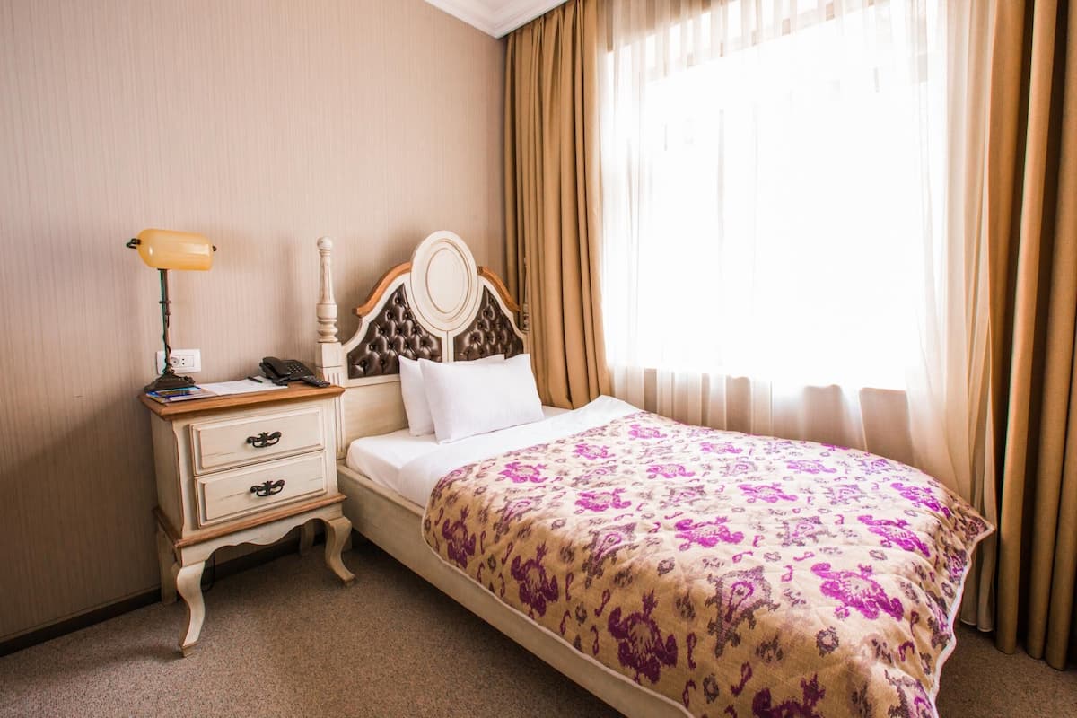 Minibar, coffres-forts dans les chambres, bureau, chambres insonorisées