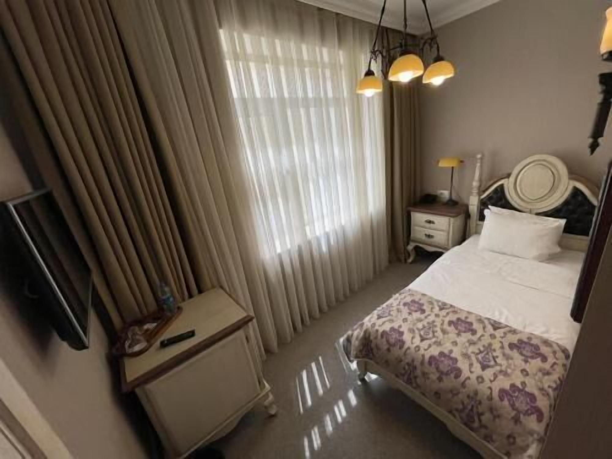 Minibar, coffres-forts dans les chambres, bureau, chambres insonorisées