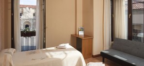 Minibar, bureau, chambres insonorisées, fer et planche à repasser