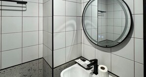 Shower, free toiletries, towels, soap