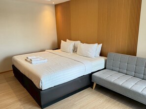 Standard Room | Desk, laptop workspace, blackout drapes, free WiFi