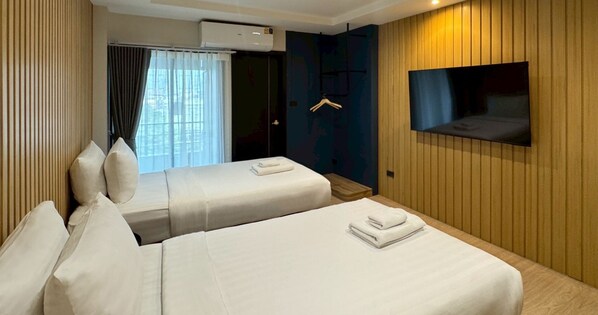 Standard Room, 2 Twin Beds | Desk, laptop workspace, blackout drapes, free WiFi