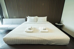 Standard-huone | Työpöytä, kannettavalle tietokoneelle sopiva työtila, pimennysverhot