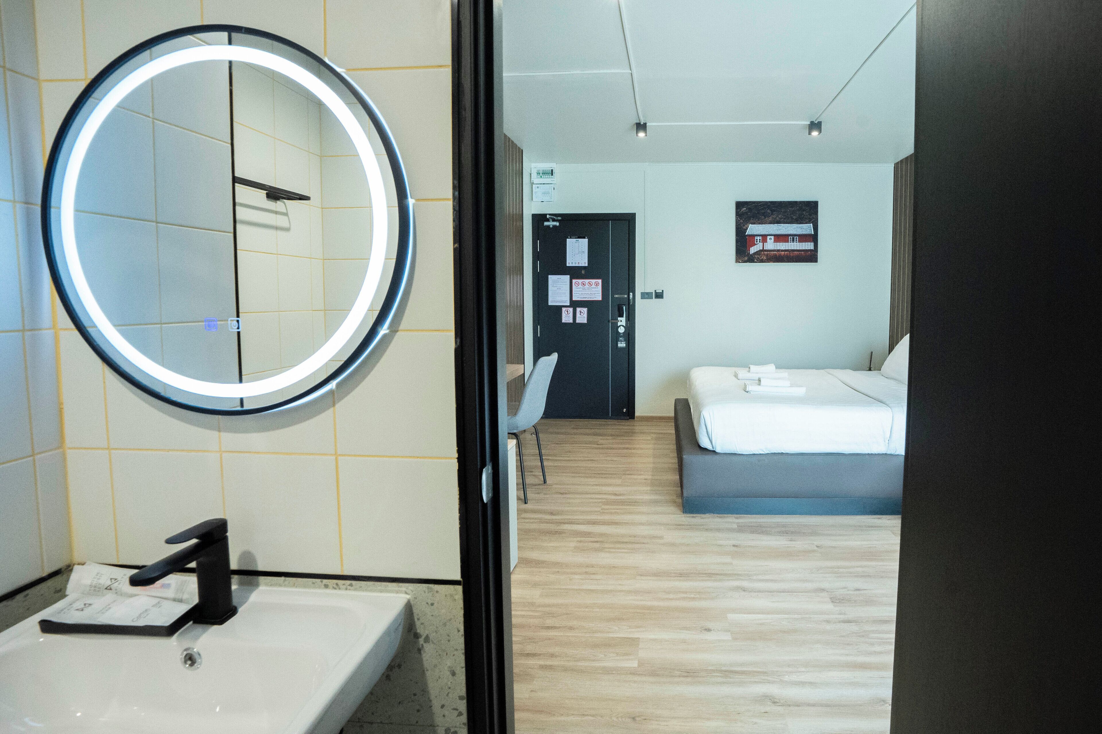 Standard Room | Bathroom | Shower, free toiletries, towels, soap