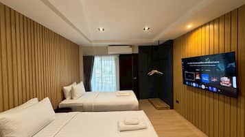 Camera Standard, 2 letti singoli | Una scrivania, postazione laptop, tende oscuranti, Wi-Fi gratuito