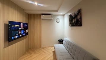 Desk, laptop workspace, blackout drapes, free WiFi