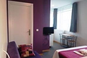 Standard Studio | Living area | LCD TV