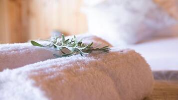 Minibar, desk, free WiFi, bed sheets