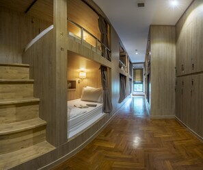 Mix Dorm | Soundproofing, free WiFi, bed sheets - THE Posh Phayathai (Bangkok)