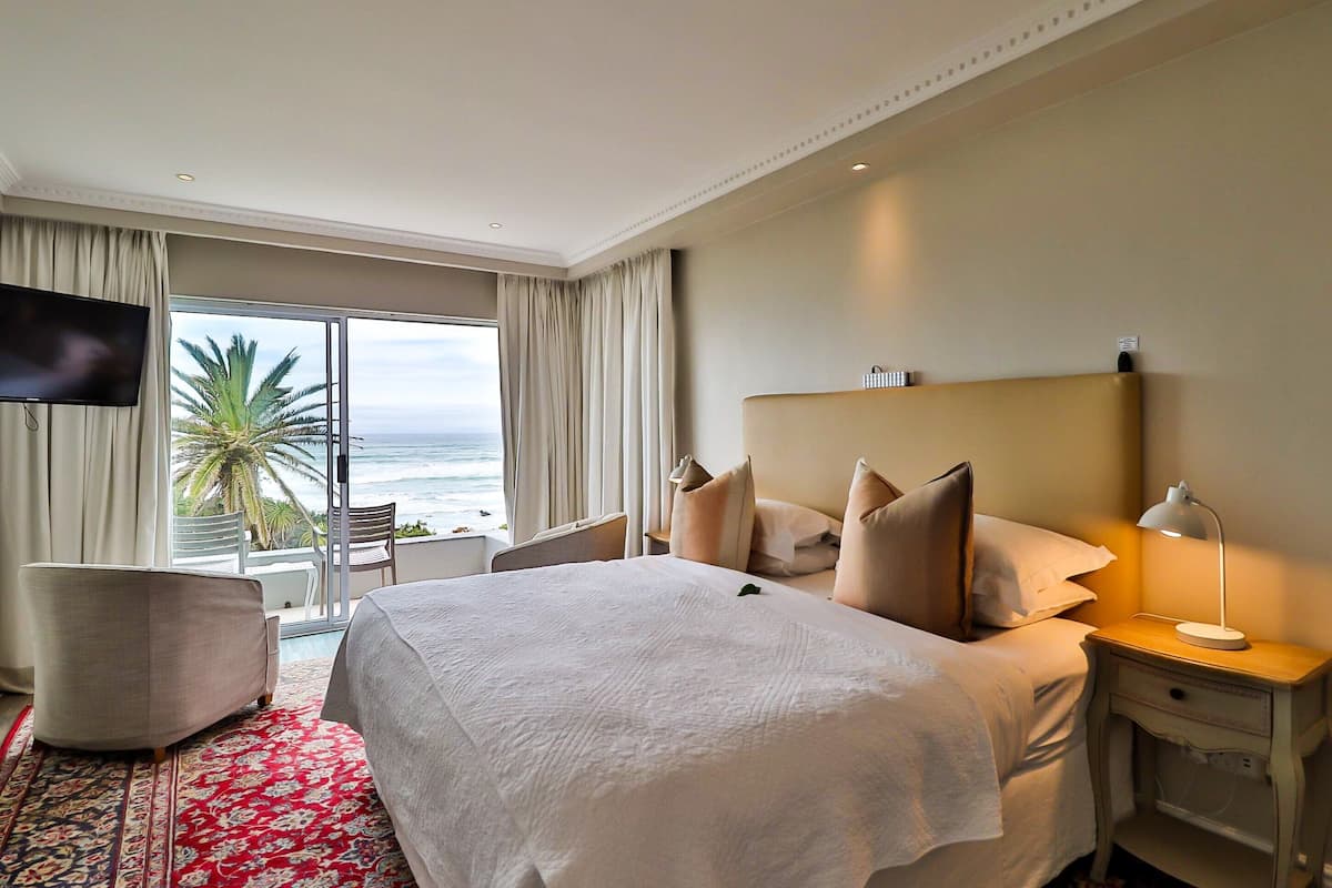 Premier Suite | 1 bedroom, Egyptian cotton sheets, premium bedding, desk