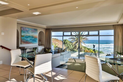 Hermanus Beachfront Lodge