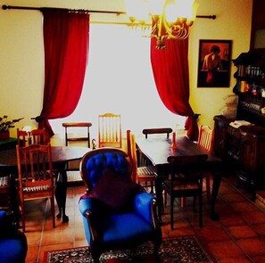 毎朝提供 (有料)