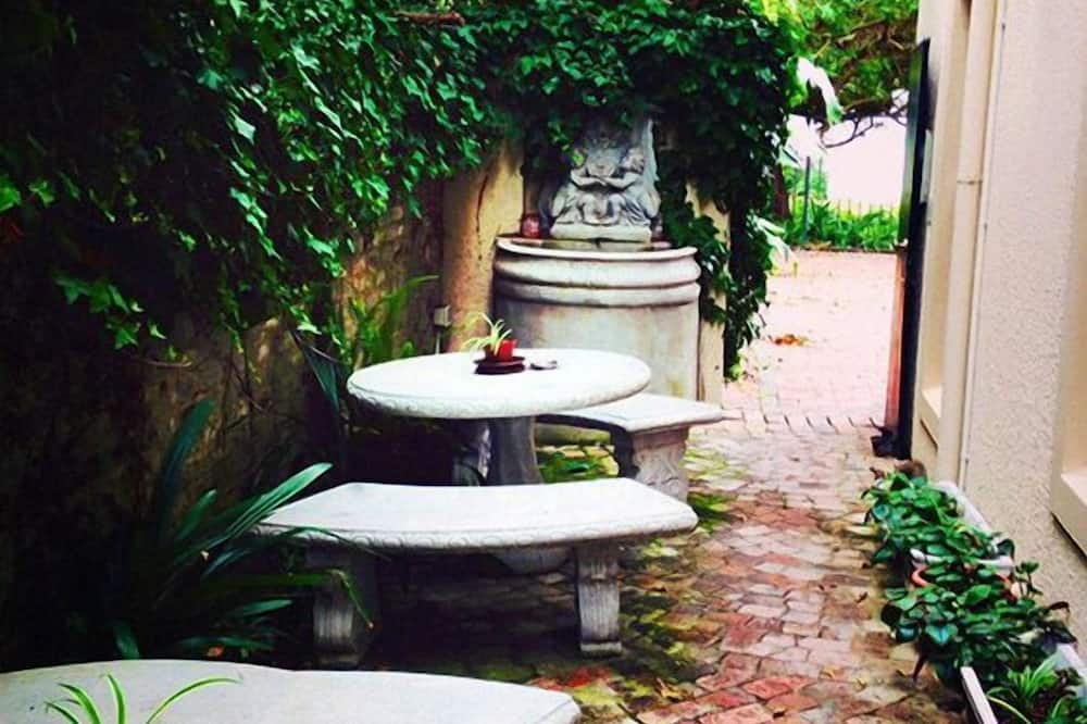 Magnolia Place Guest House