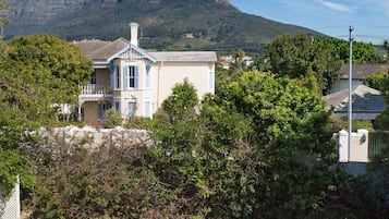 Rhodes Room | Mountain view