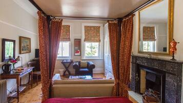 Rhodes Room | Minibar, in-room safe, iron/ironing board, free WiFi