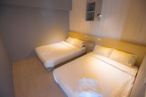 4 Persons Private Dorm Room