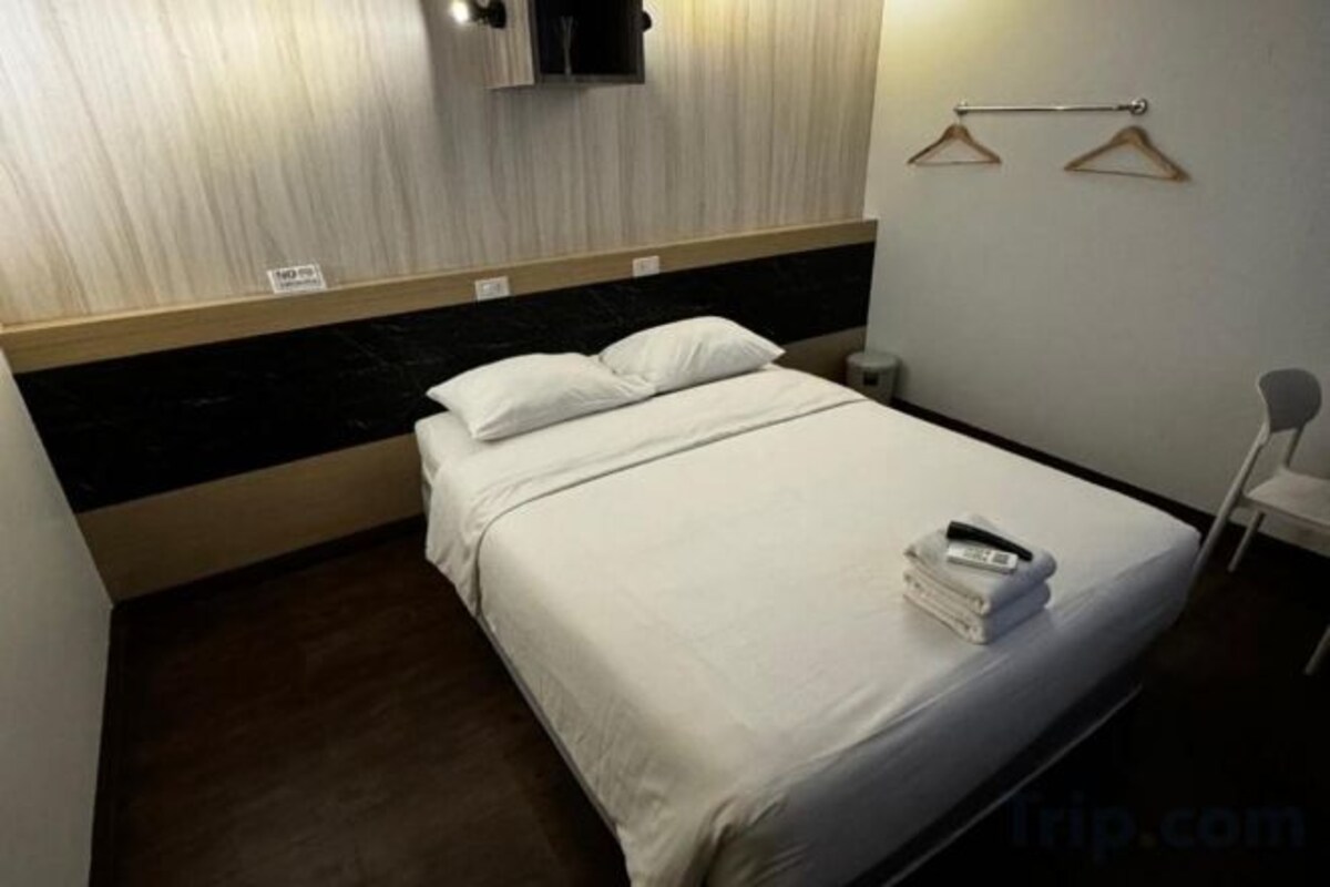 Standard Room with Shared Bathroom
