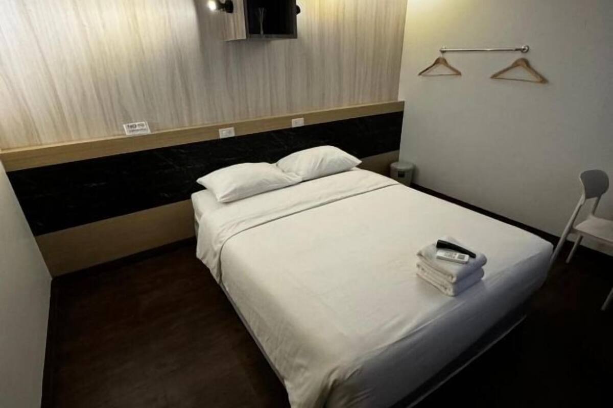 Safe på rommet, lydisolert, wi-fi (inkludert) og sengetøy